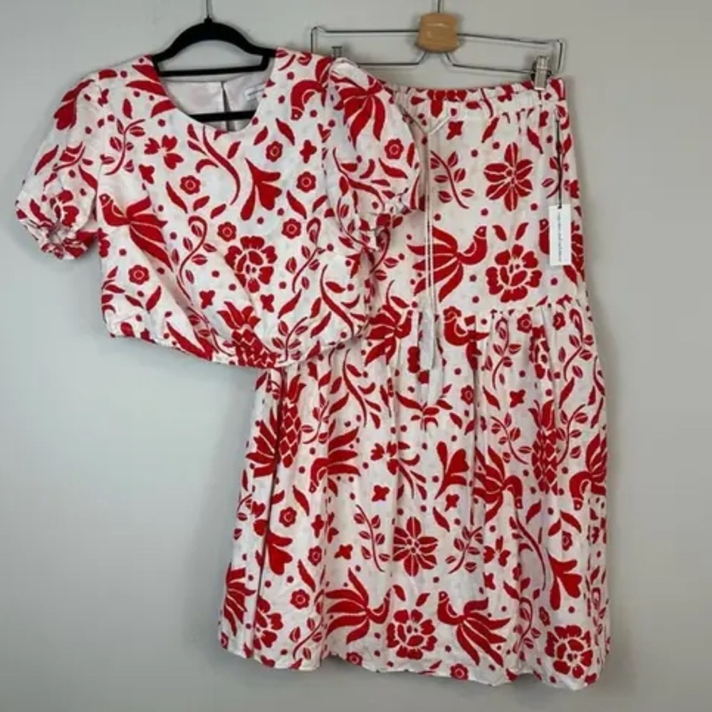Cupcakes & Cashmere Crop Top and Skirt set Size Small Red and White - Picture 5 of 11